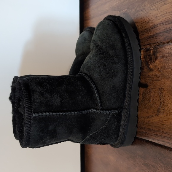 UGG classic kids boots SZ10 - Picture 4 of 8